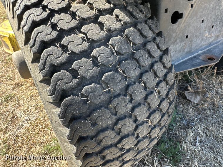 image for item IB9365 John Deere 165 lawn mower