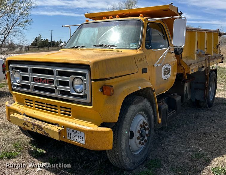 image for item IB9372 1988 GMC dump truck