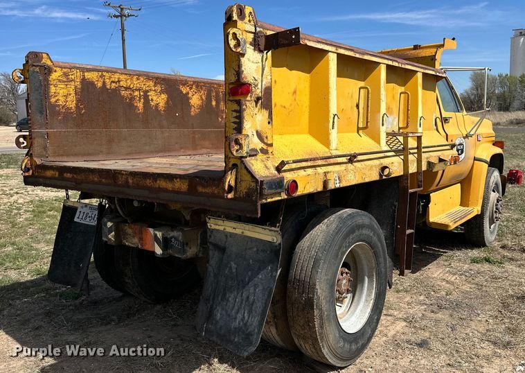 image for item IB9372 1988 GMC dump truck