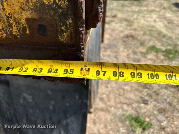 image for item IB9372 1988 GMC dump truck