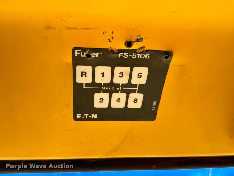 image for item IB9372 1988 GMC dump truck