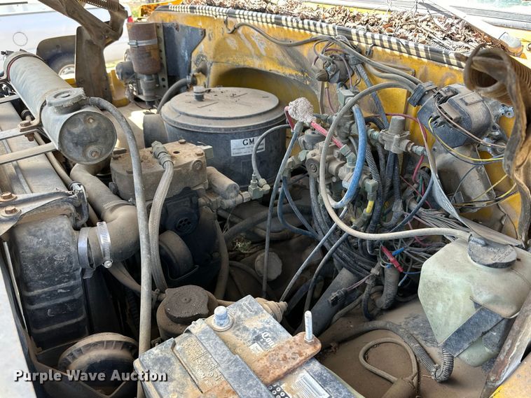 image for item IB9372 1988 GMC dump truck