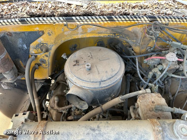 image for item IB9372 1988 GMC dump truck