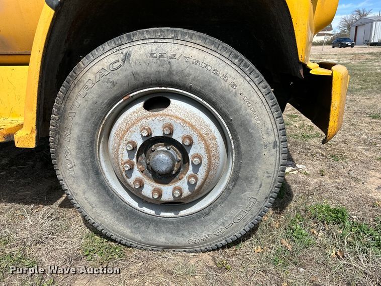 image for item IB9372 1988 GMC dump truck