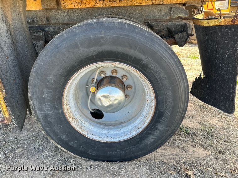 image for item IB9372 1988 GMC dump truck