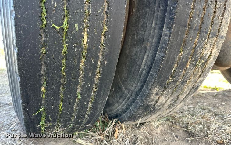 image for item IB9372 1988 GMC dump truck