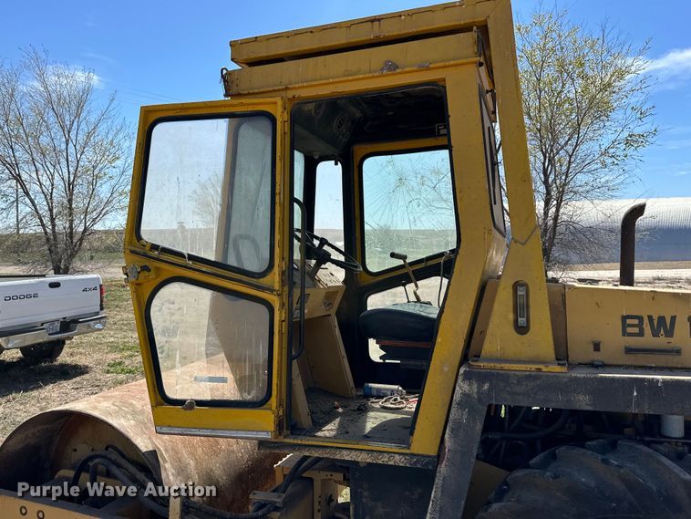 image for item IB9374 Bomag BW142PD single drum vibratory roller