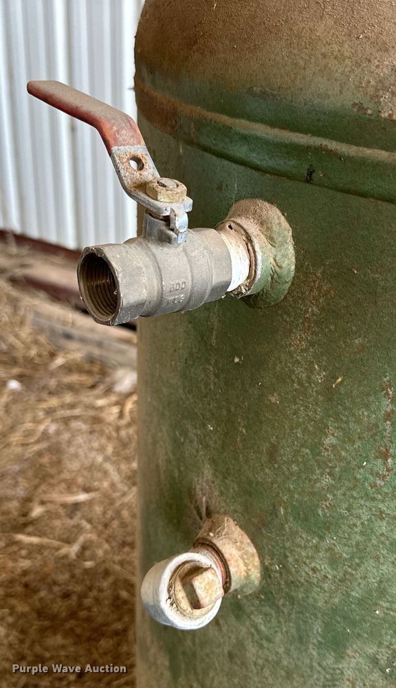 image for item IB9376 Speedaire 1Z722A air compressor