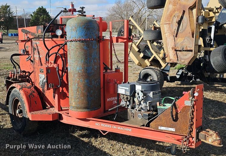 image for item IO9897 1991 Crafco Inc EZ Pour melter applicator