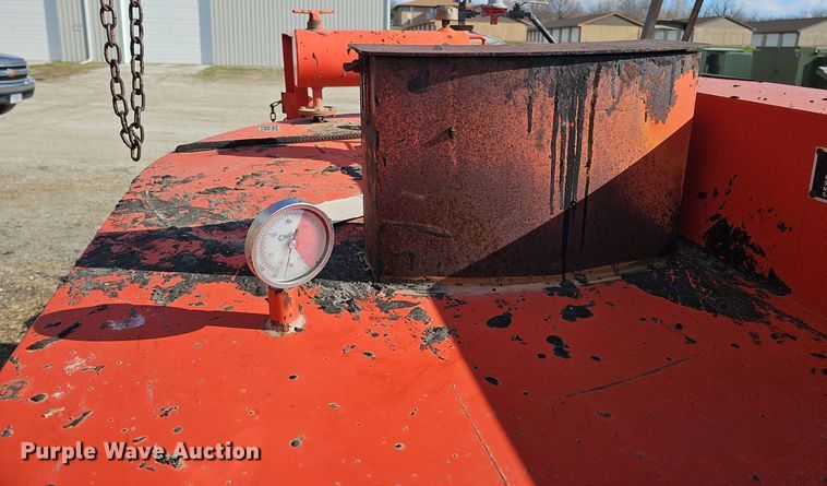 image for item IO9897 1991 Crafco Inc EZ Pour melter applicator