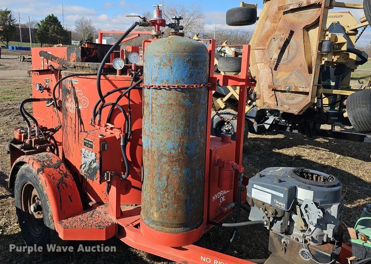 image for item IO9897 1991 Crafco Inc EZ Pour melter applicator