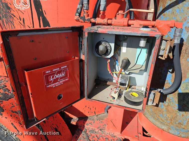 image for item IO9897 1991 Crafco Inc EZ Pour melter applicator