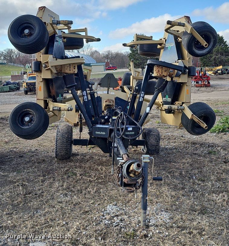 image for item IO9898 Land Pride batwing finish mower