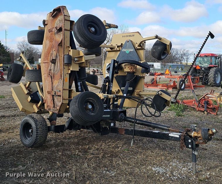 image for item IO9898 Land Pride batwing finish mower