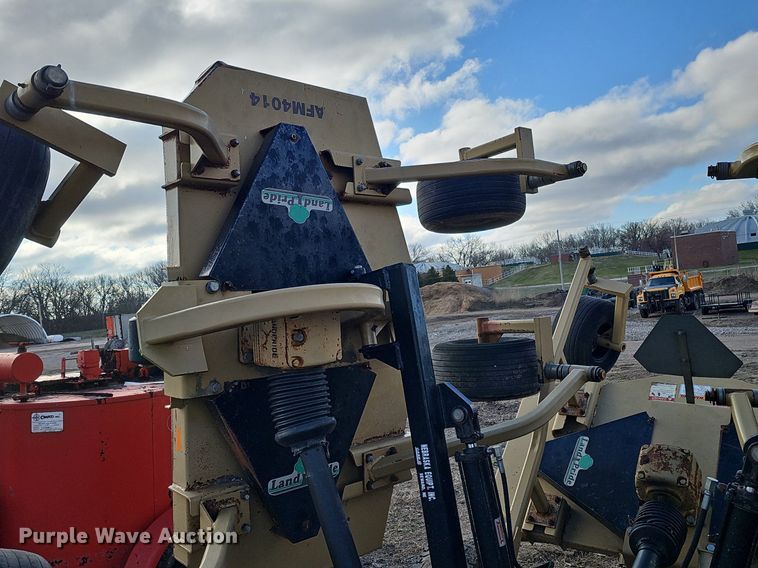 image for item IO9898 Land Pride batwing finish mower