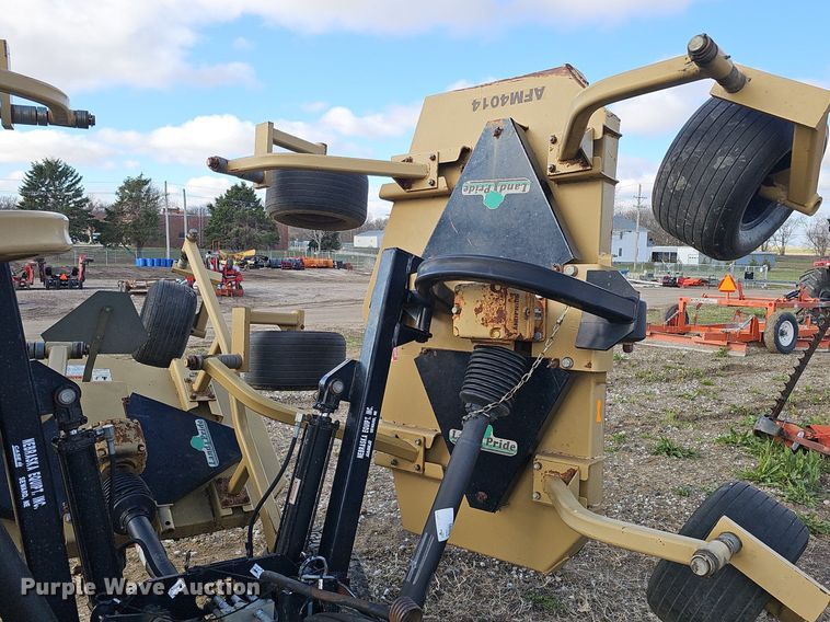 image for item IO9898 Land Pride batwing finish mower