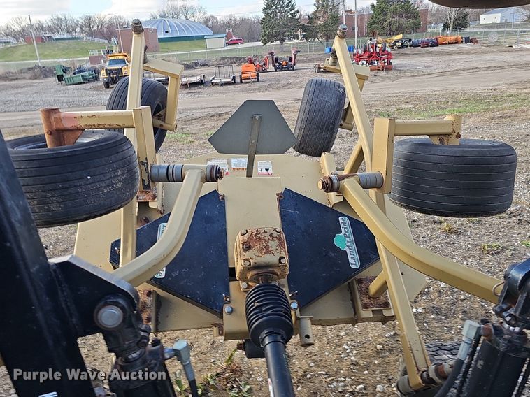 image for item IO9898 Land Pride batwing finish mower