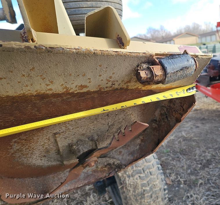 image for item IO9898 Land Pride batwing finish mower