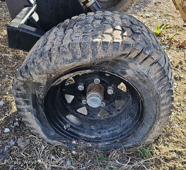 image for item IO9898 Land Pride batwing finish mower