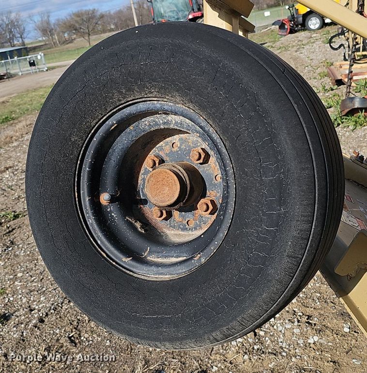 image for item IO9898 Land Pride batwing finish mower