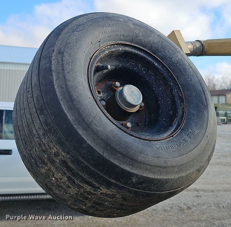 image for item IO9898 Land Pride batwing finish mower