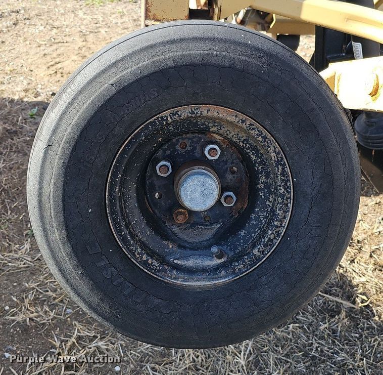 image for item IO9898 Land Pride batwing finish mower