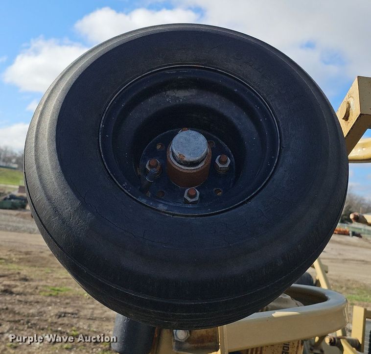 image for item IO9898 Land Pride batwing finish mower