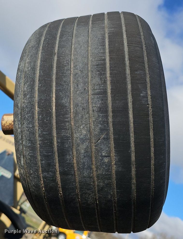 image for item IO9898 Land Pride batwing finish mower