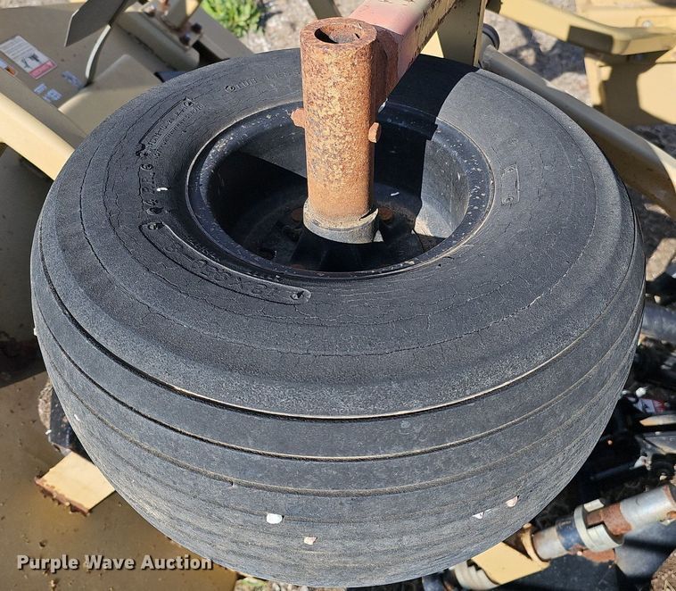 image for item IO9898 Land Pride batwing finish mower