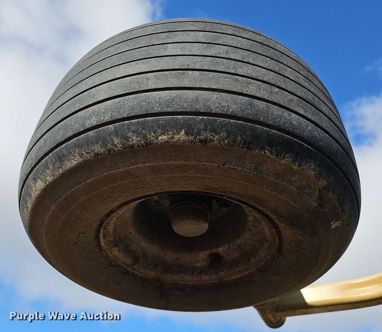 image for item IO9898 Land Pride batwing finish mower