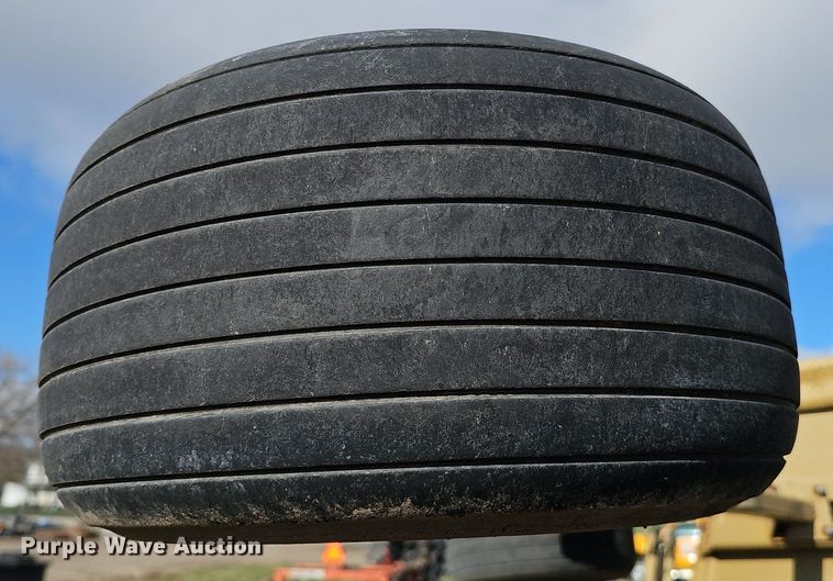 image for item IO9898 Land Pride batwing finish mower