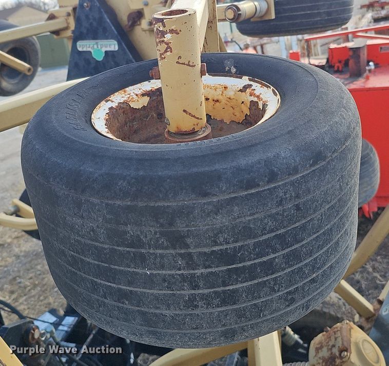 image for item IO9898 Land Pride batwing finish mower