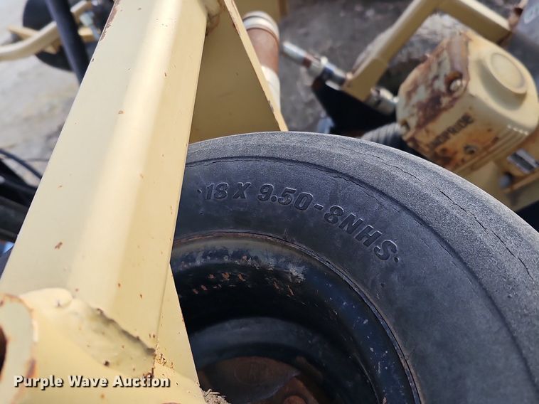 image for item IO9898 Land Pride batwing finish mower