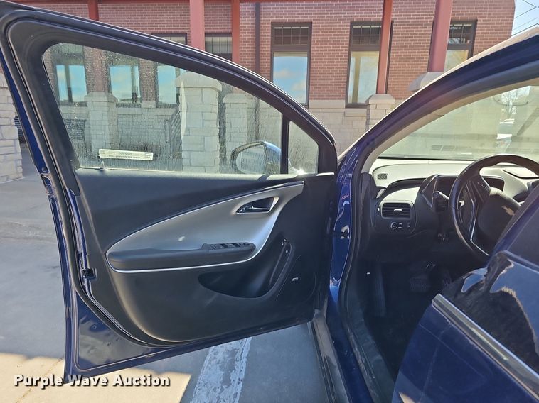image for item IO9904 2013 Chevrolet Volt 