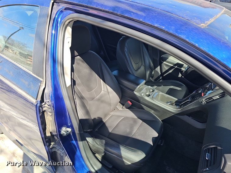 image for item IO9904 2013 Chevrolet Volt 