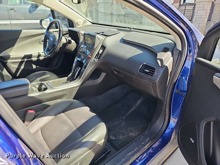 image for item IO9904 2013 Chevrolet Volt 
