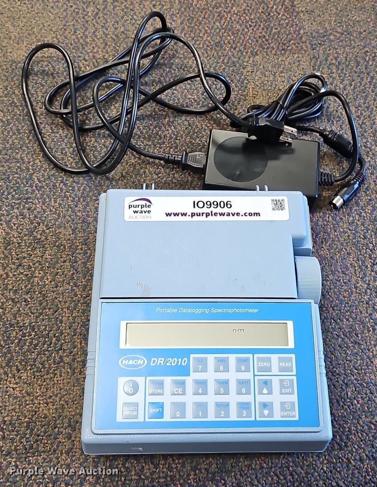 image for item IO9906 Hach DR/2010 spectrophotometer