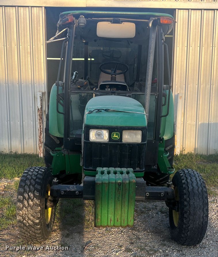 image for item JS9966 1997 John Deere 5520 tractor