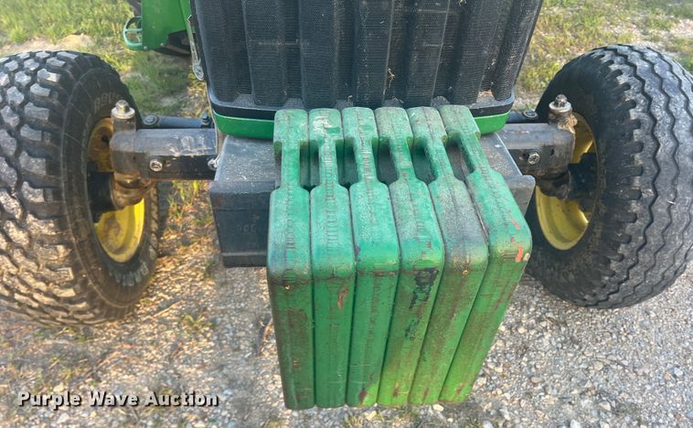 image for item JS9966 1997 John Deere 5520 tractor