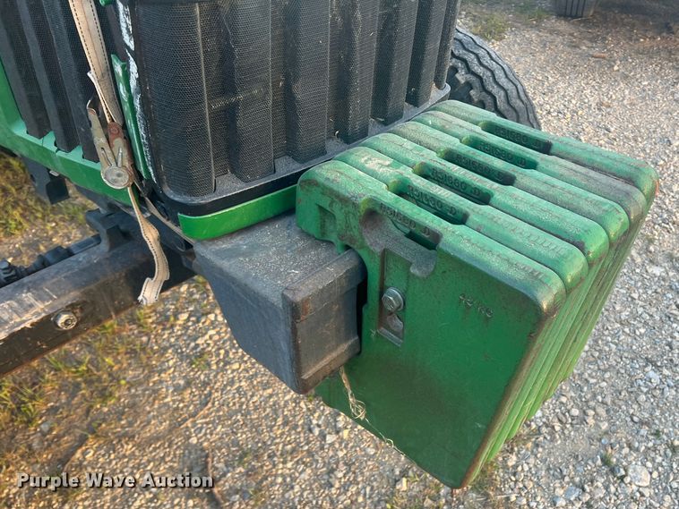 image for item JS9966 1997 John Deere 5520 tractor