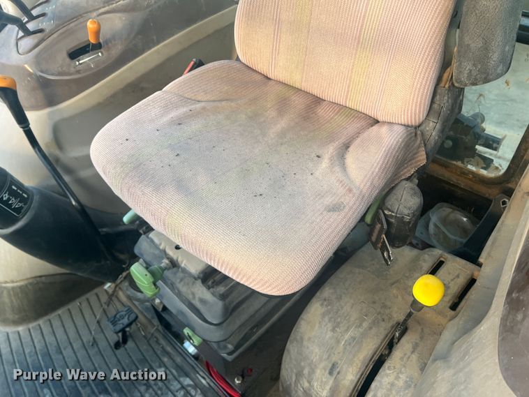 image for item JS9966 1997 John Deere 5520 tractor