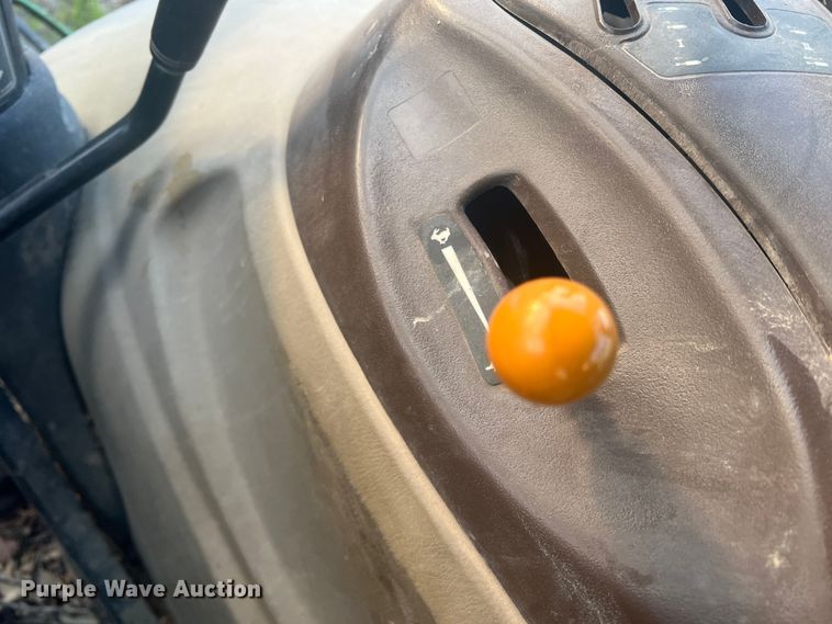 image for item JS9966 1997 John Deere 5520 tractor