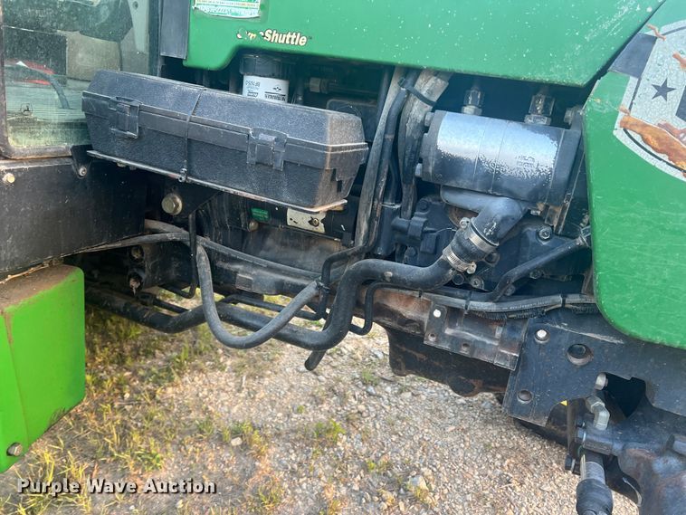 image for item JS9966 1997 John Deere 5520 tractor