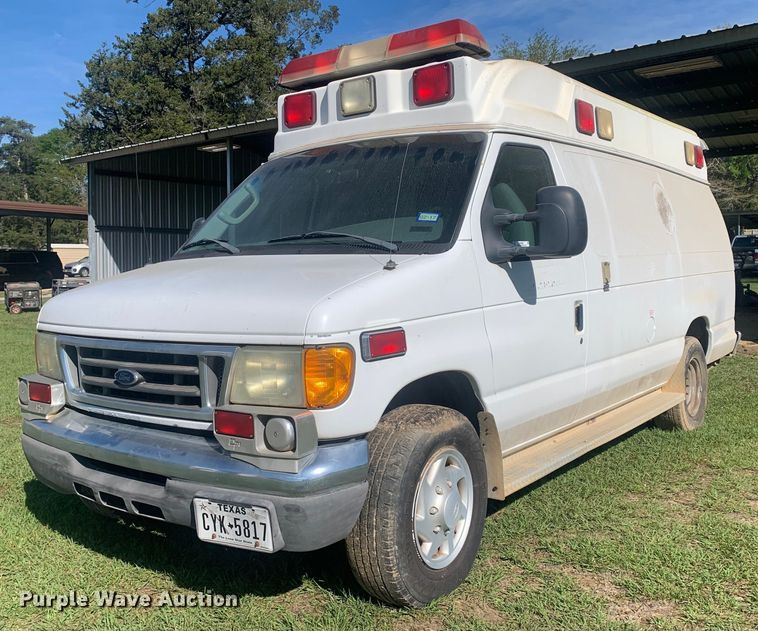 image for item KX9937 2007 Ford E350 ambulance