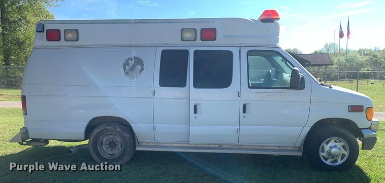 image for item KX9937 2007 Ford E350 ambulance