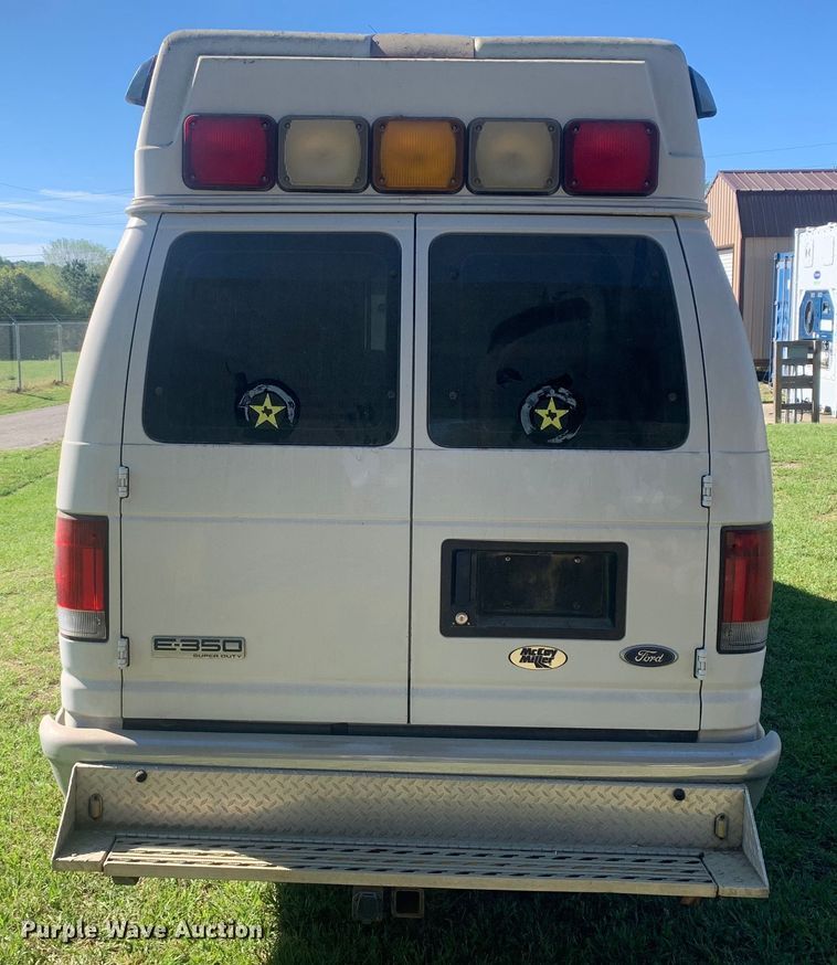 image for item KX9937 2007 Ford E350 ambulance