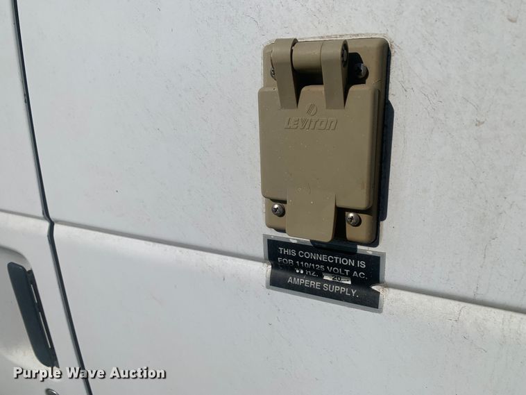 image for item KX9937 2007 Ford E350 ambulance