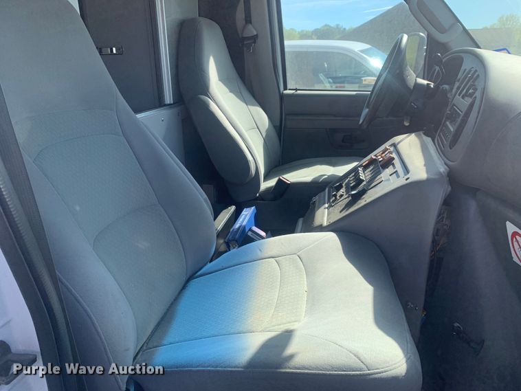 image for item KX9937 2007 Ford E350 ambulance