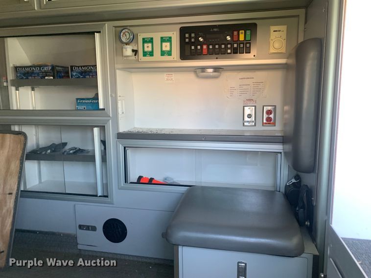 image for item KX9937 2007 Ford E350 ambulance