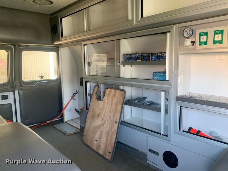 image for item KX9937 2007 Ford E350 ambulance